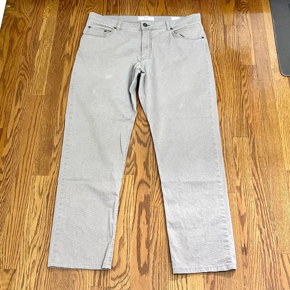 Brax Cooper Fancy Regular Flat Front Pants. Gray. Size 36.